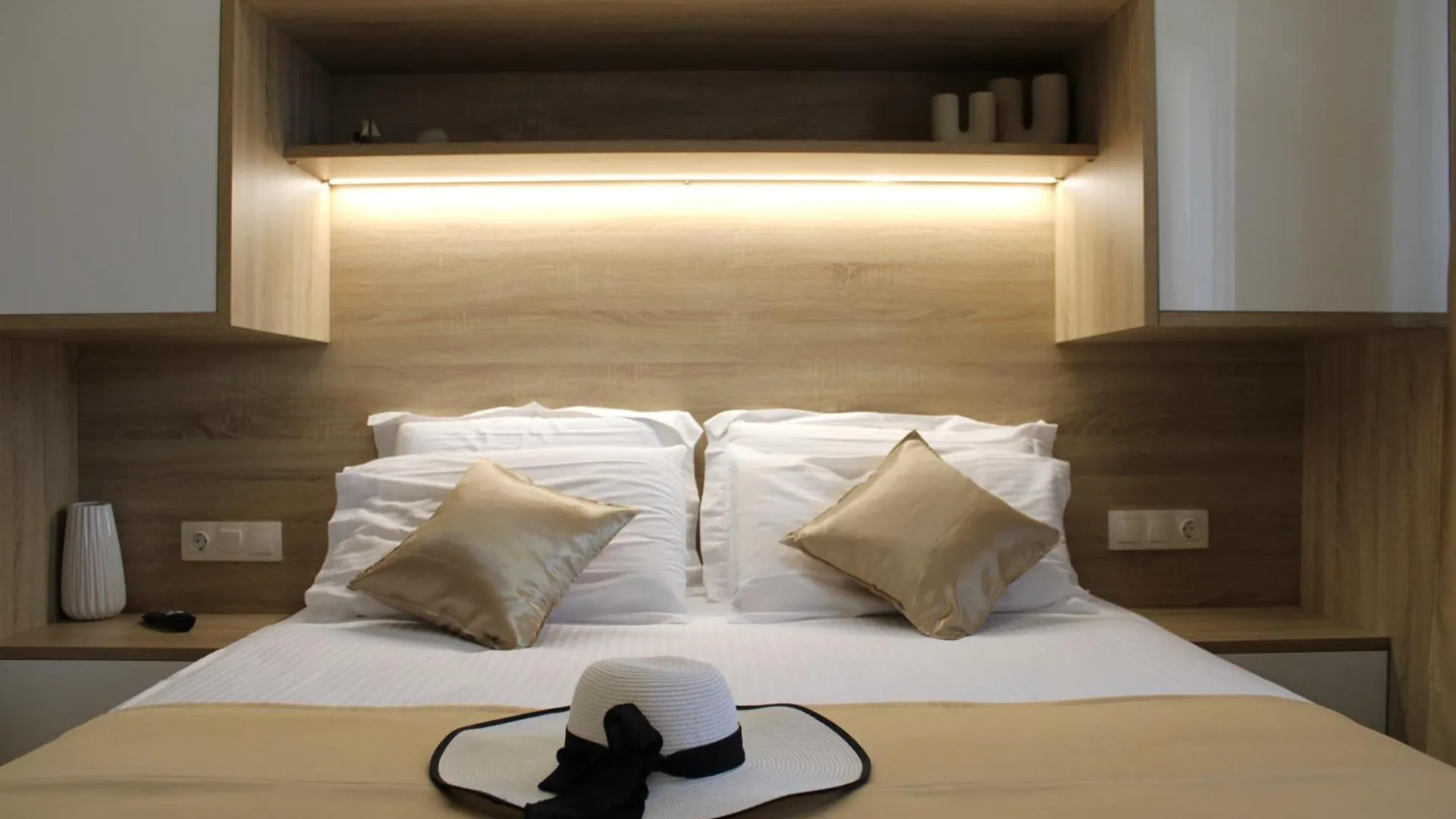 ניקיטי Comfy Apartments Center יוון