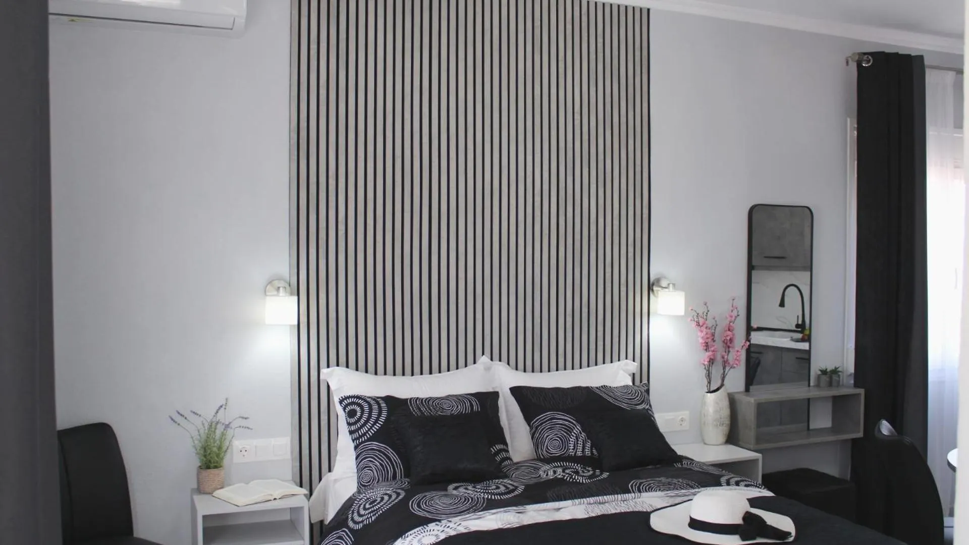 Comfy Apartments Center Νικήτη 0*,